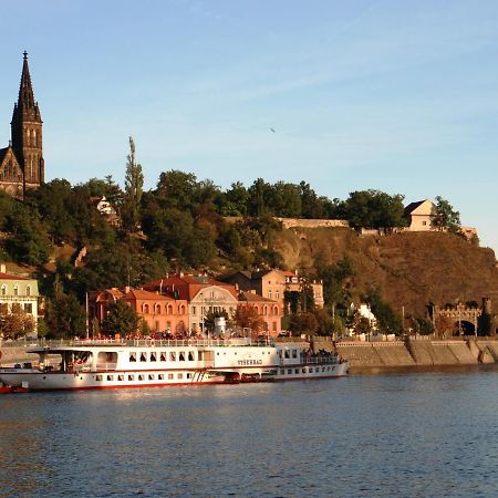 Spa Spa Apartments Vysehrad Prag Exteriör bild