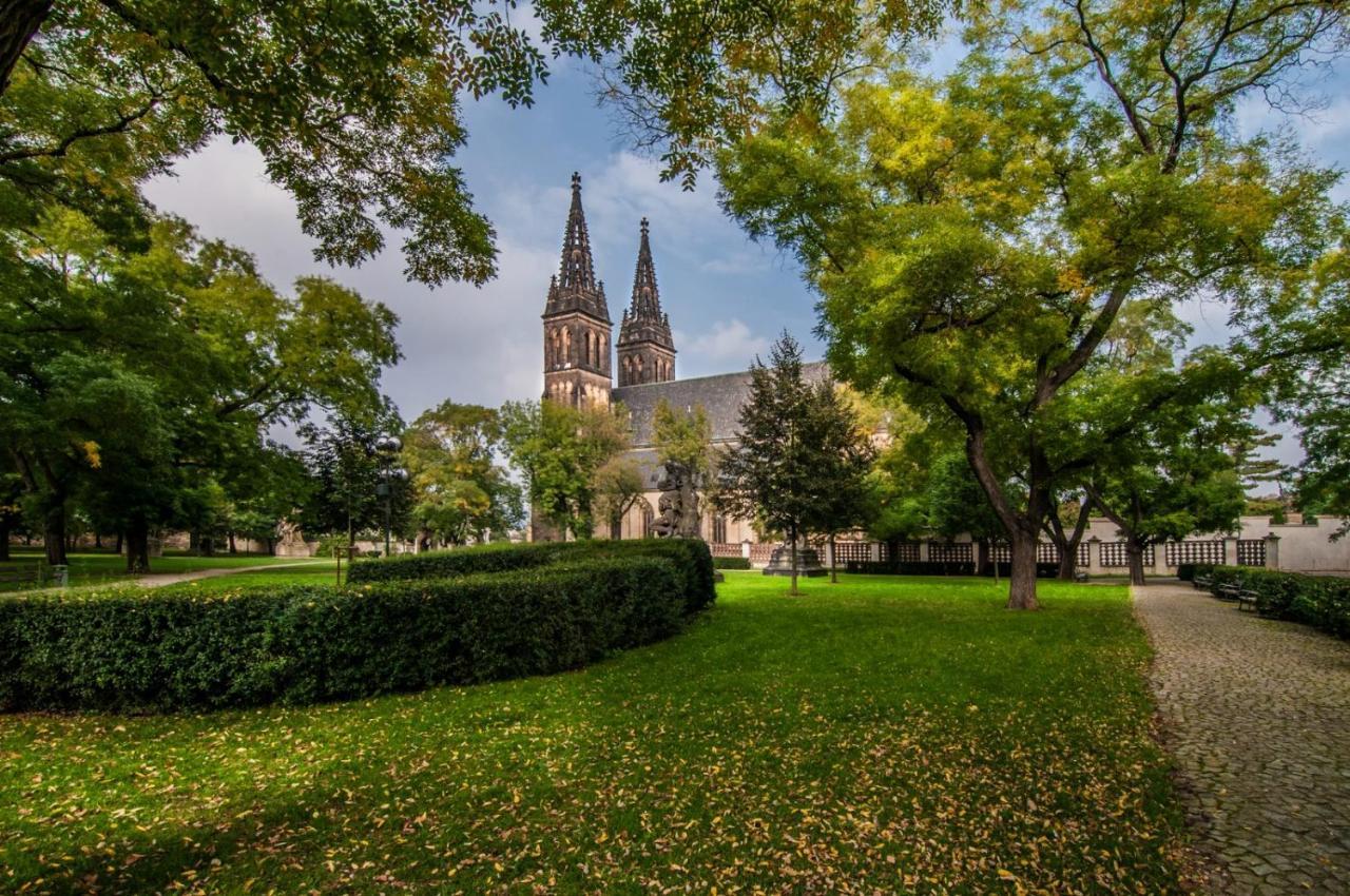 Spa Spa Apartments Vysehrad Prag Exteriör bild